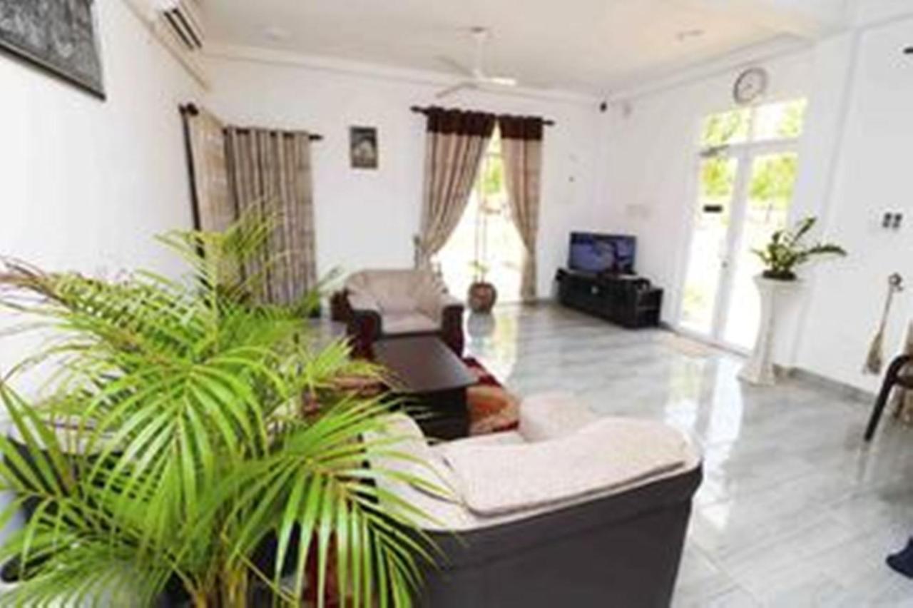 Peacock Resort Anuradhapura Exterior foto